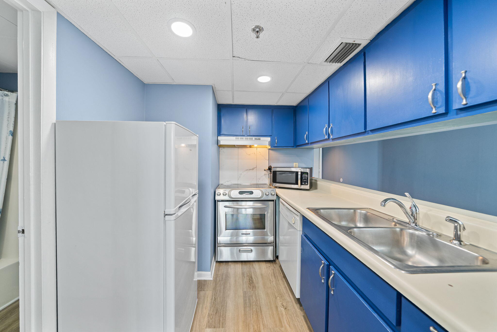 SUNBIRD CONDO - Residential