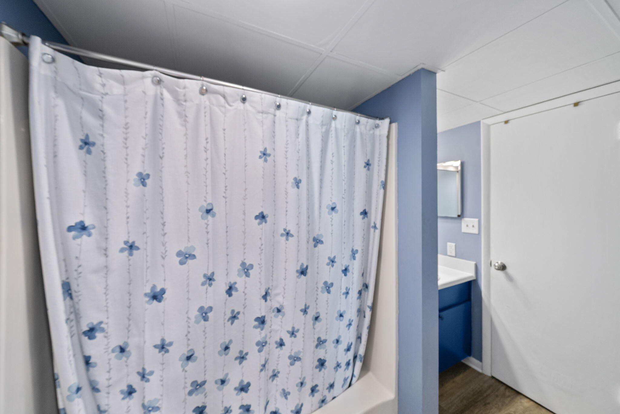 SUNBIRD CONDO - Residential