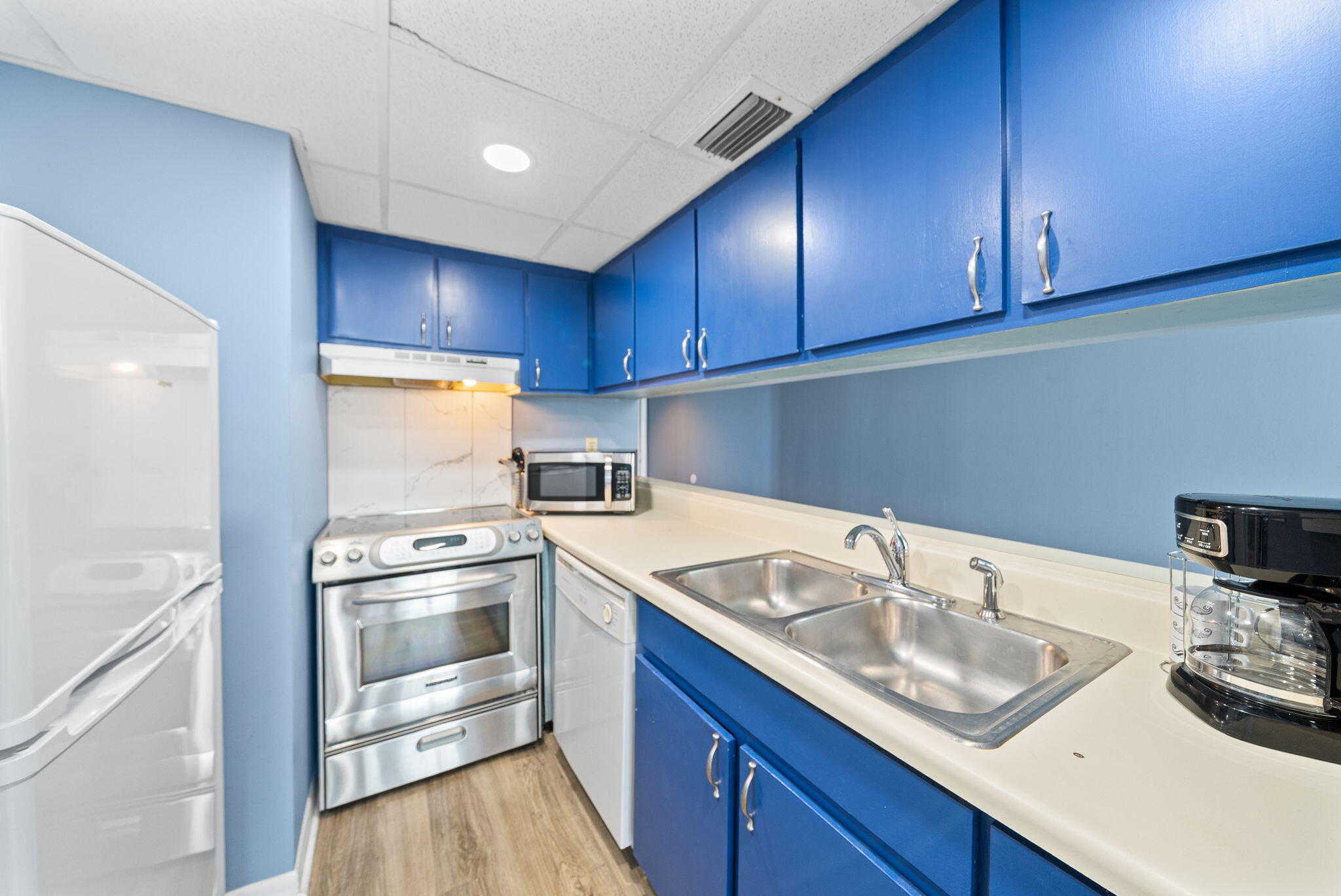 SUNBIRD CONDO - Residential