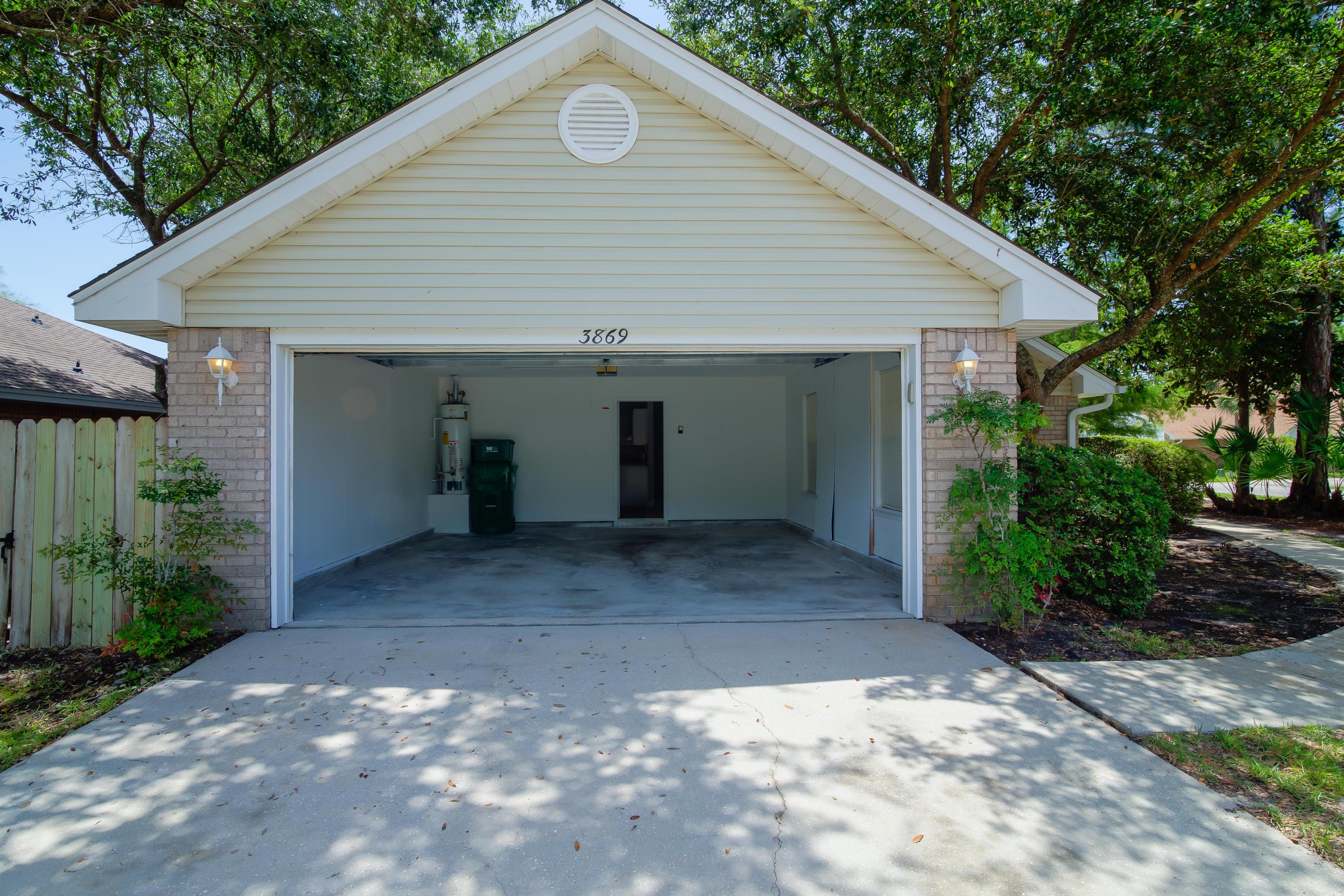 INDIAN WOODS - Residential