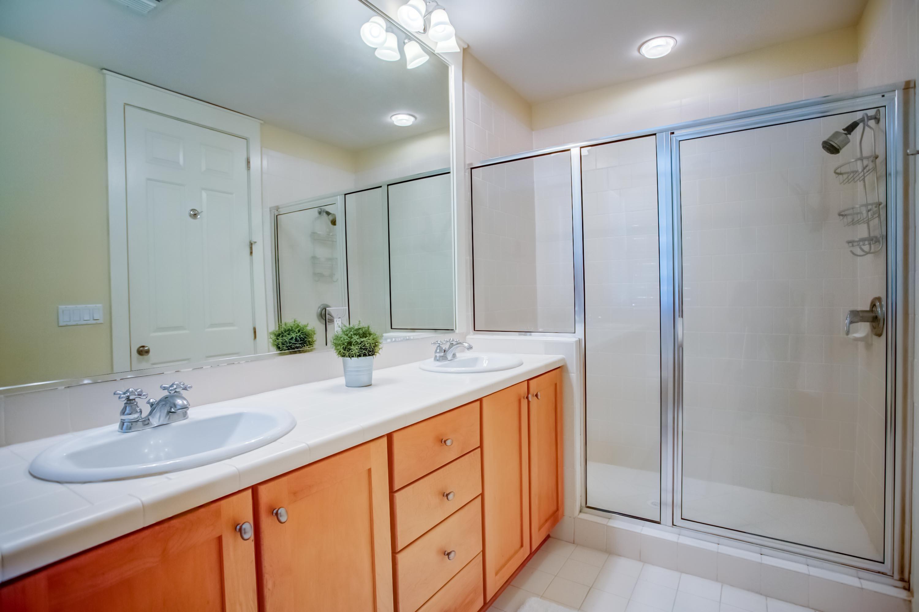 MAGNOLIA BAY - Residential