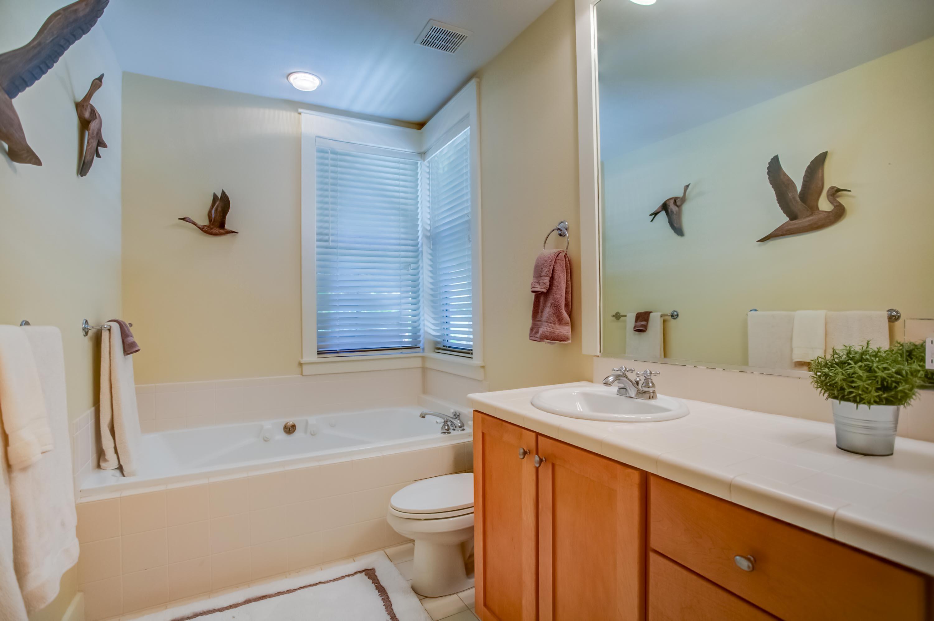 MAGNOLIA BAY - Residential