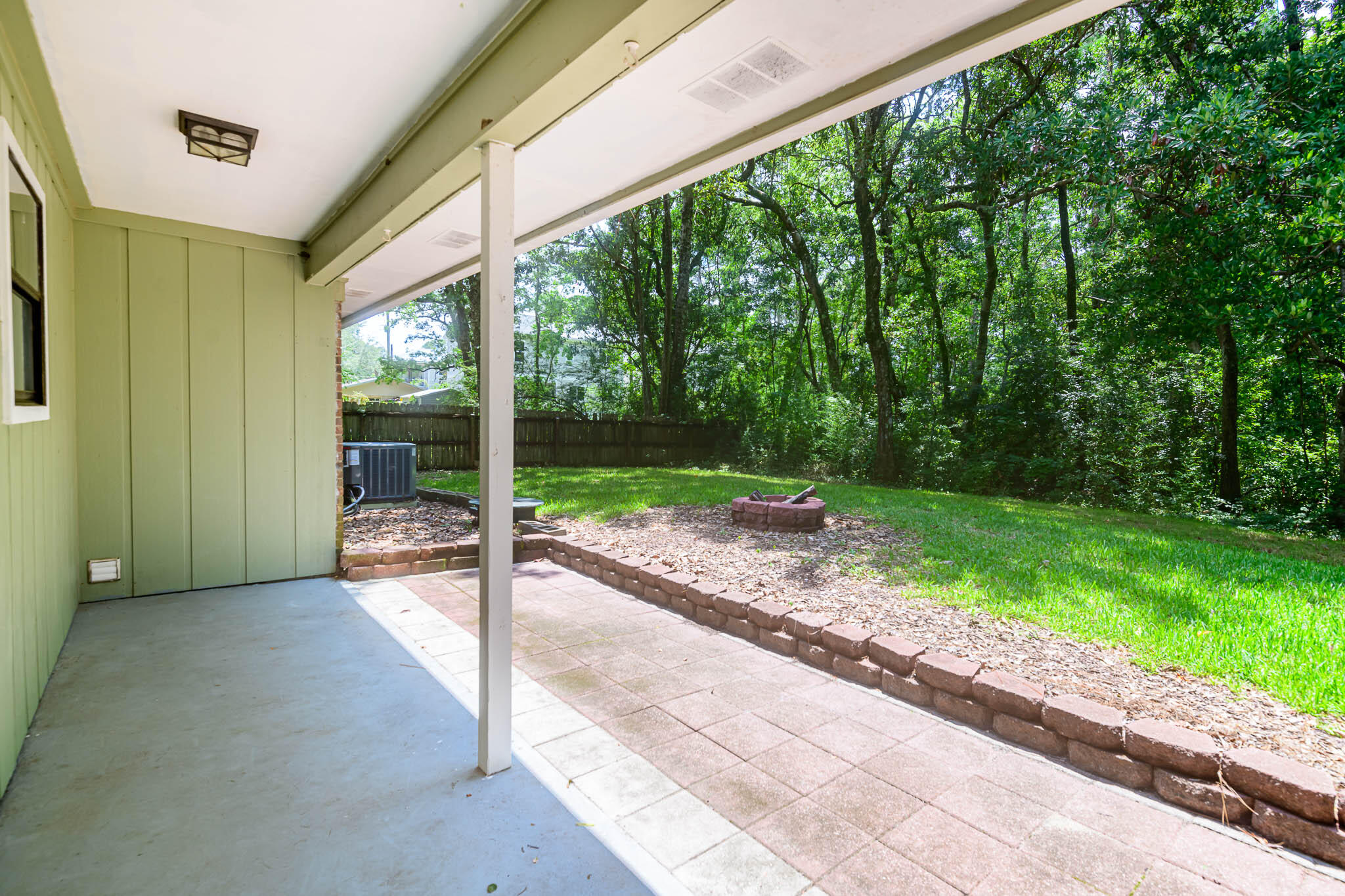 VALPARAISO PINECREST 6 - Residential Lease