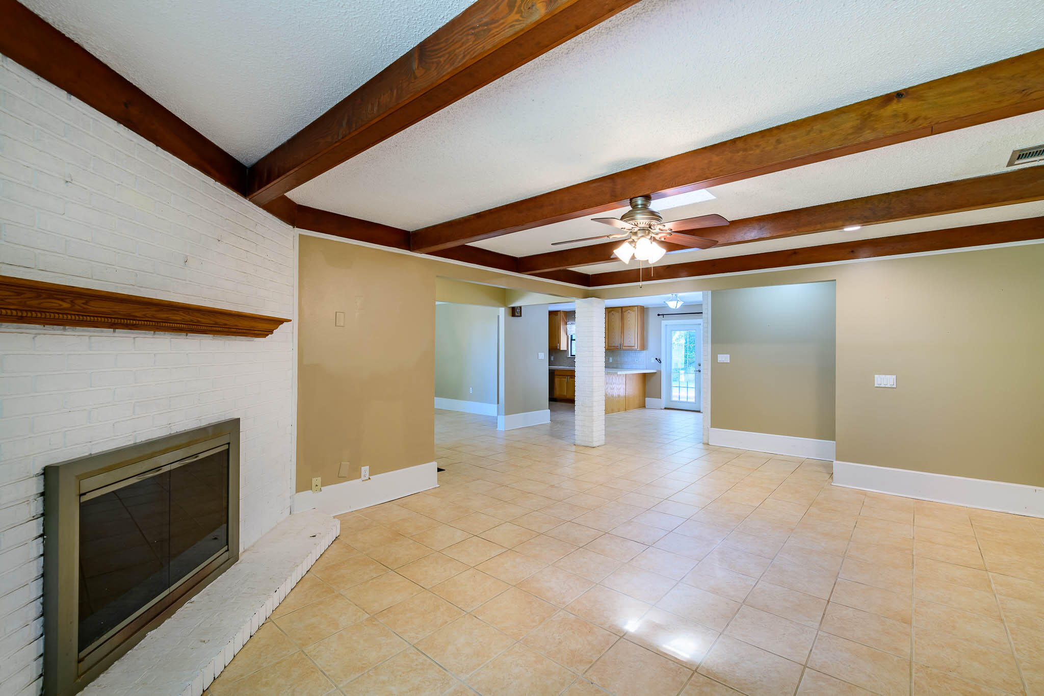 VALPARAISO PINECREST 6 - Residential Lease