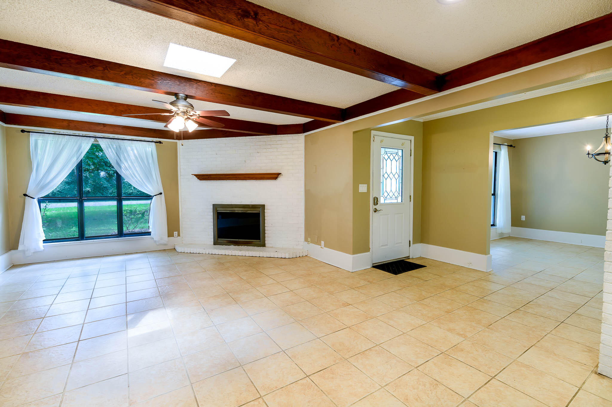 VALPARAISO PINECREST 6 - Residential Lease