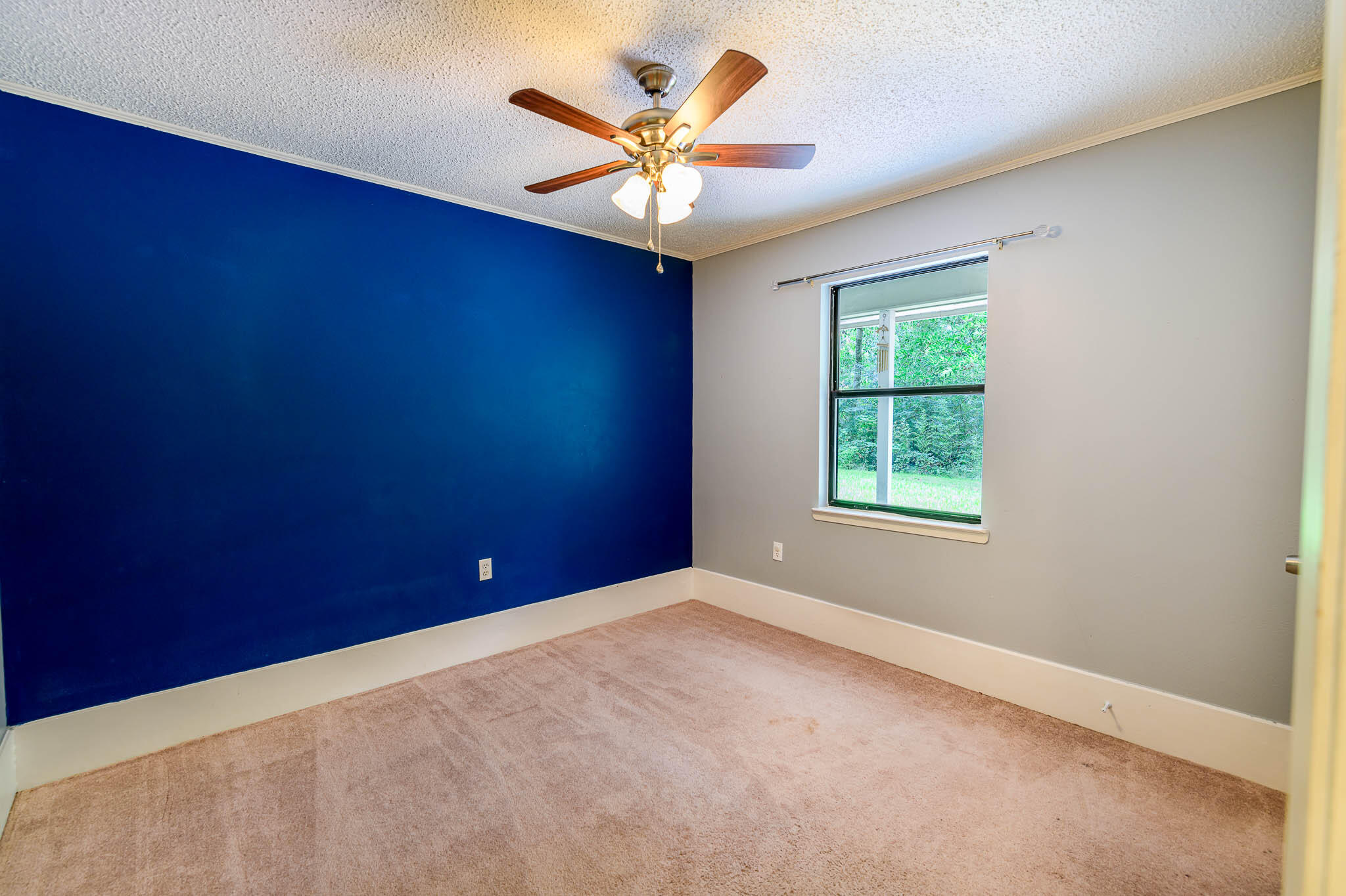 VALPARAISO PINECREST 6 - Residential Lease