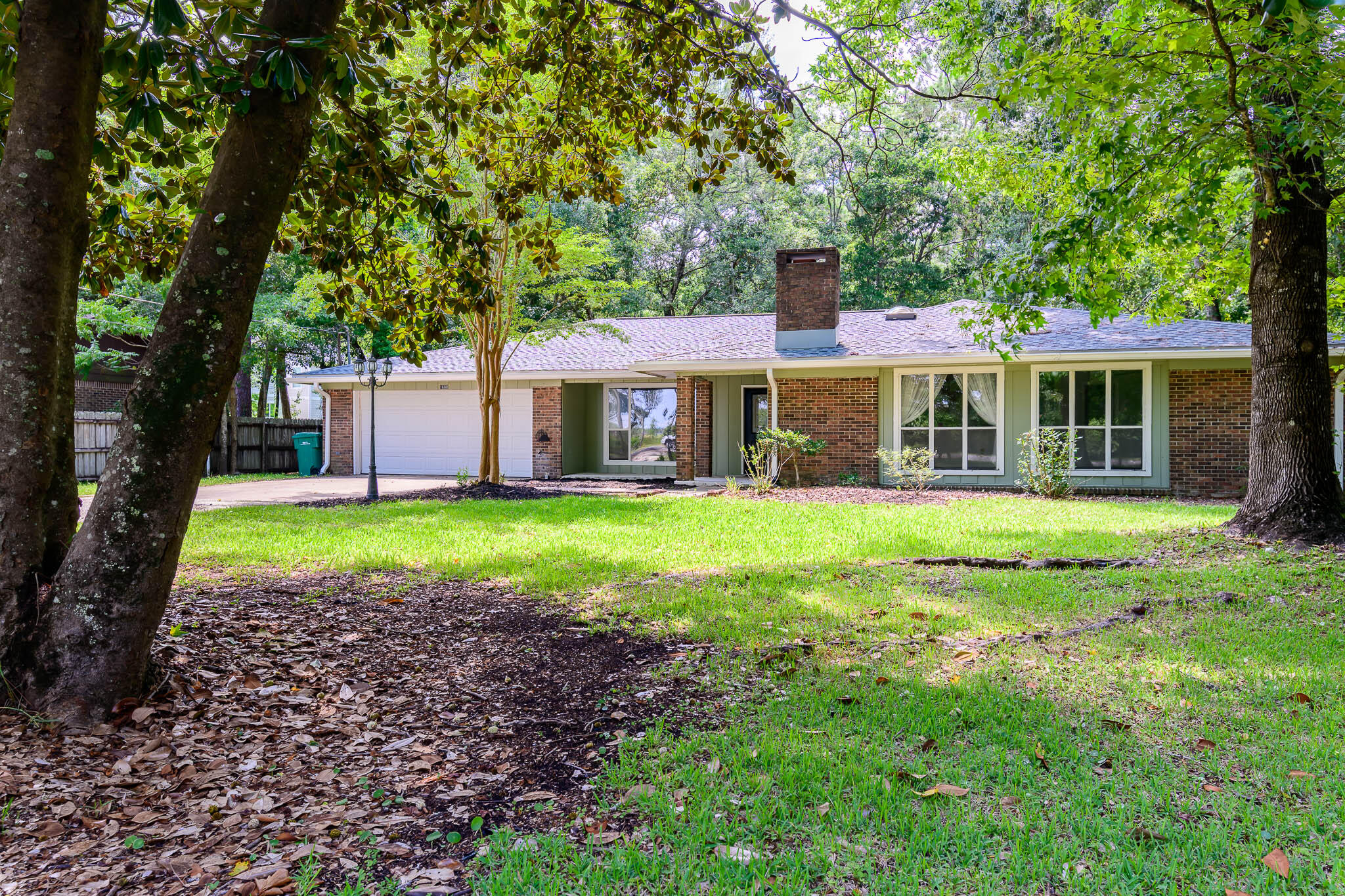 VALPARAISO PINECREST 6 - Residential Lease