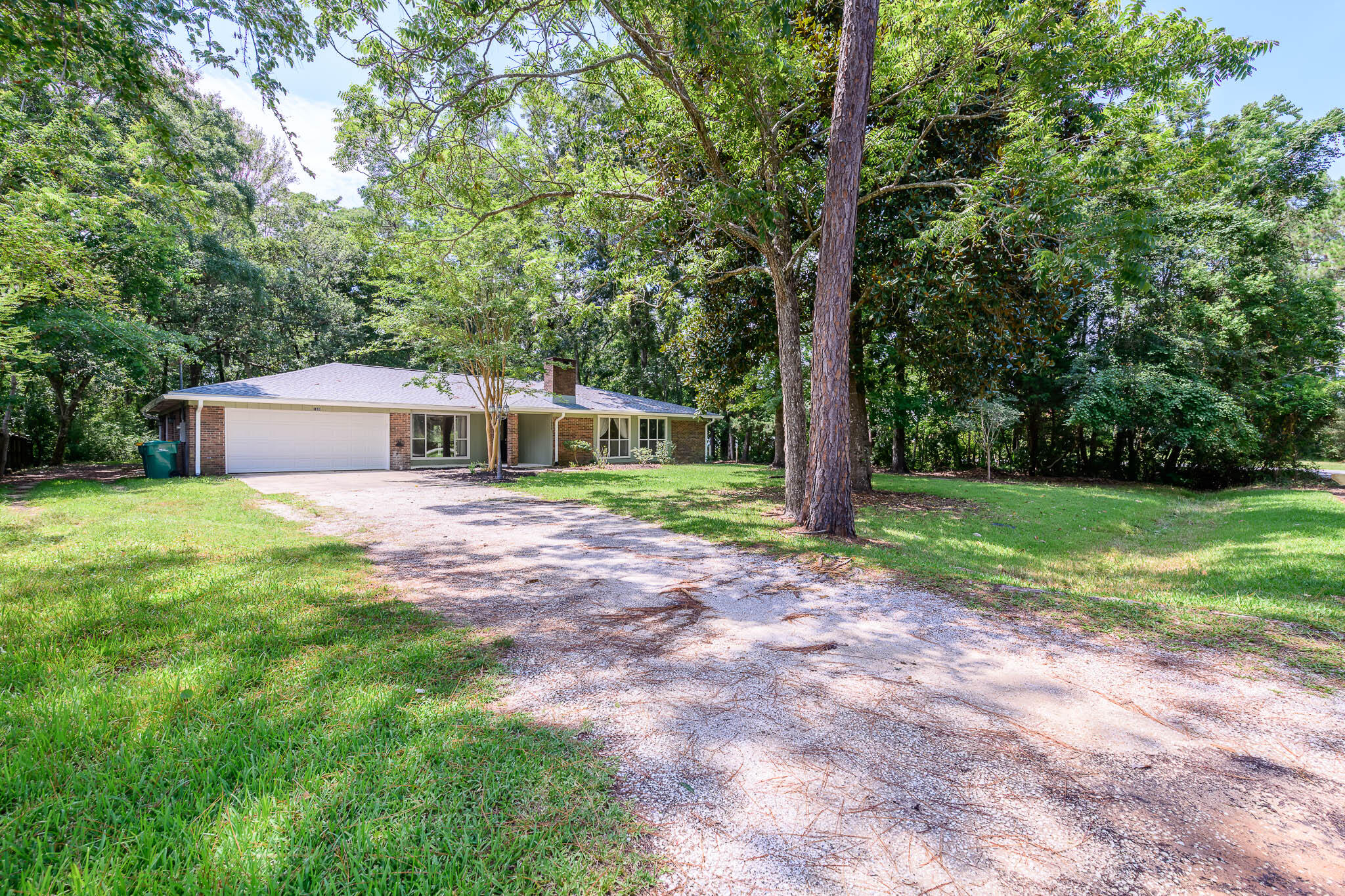 VALPARAISO PINECREST 6 - Residential Lease