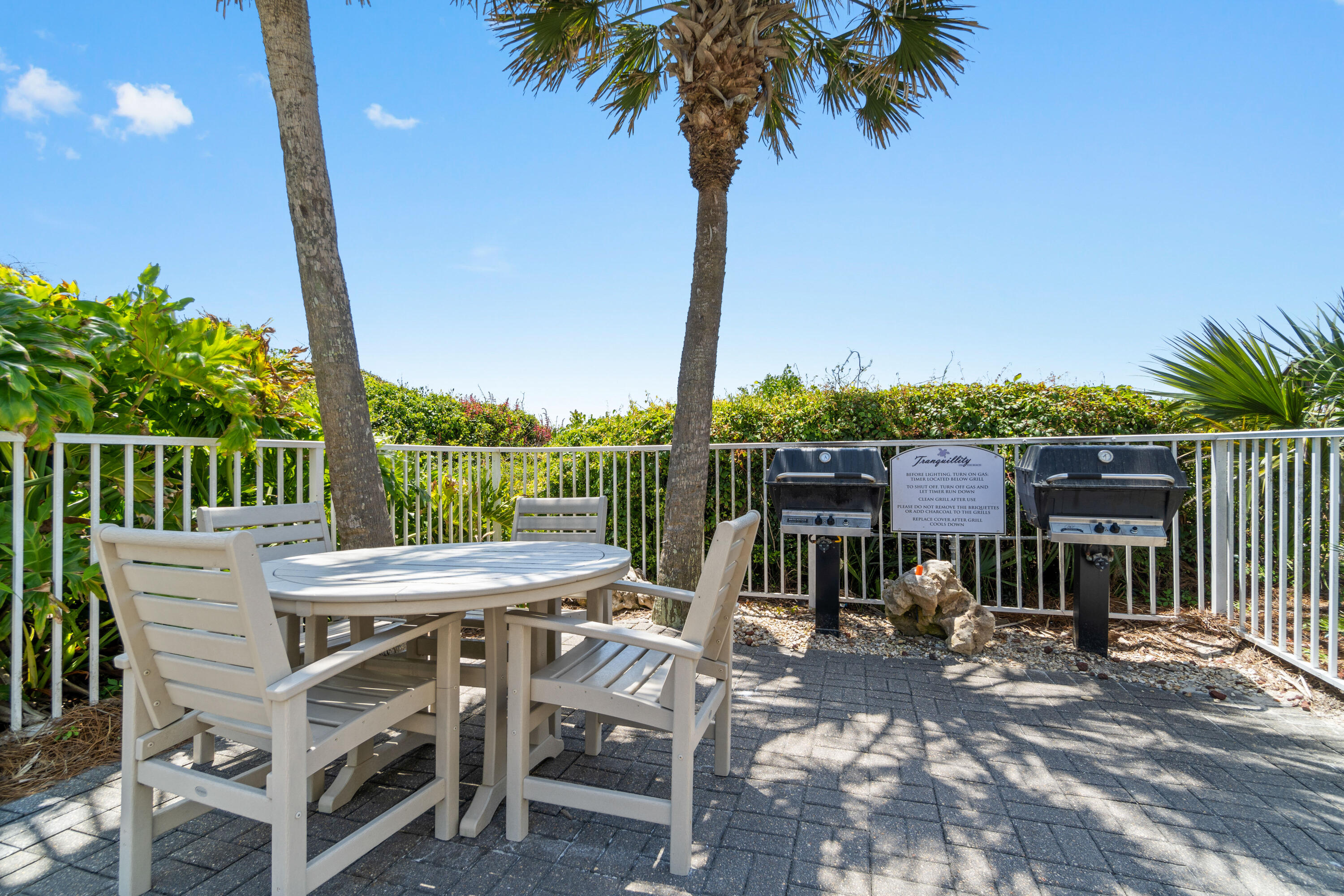 TRANQUILLITY ON THE BEACH - Residential