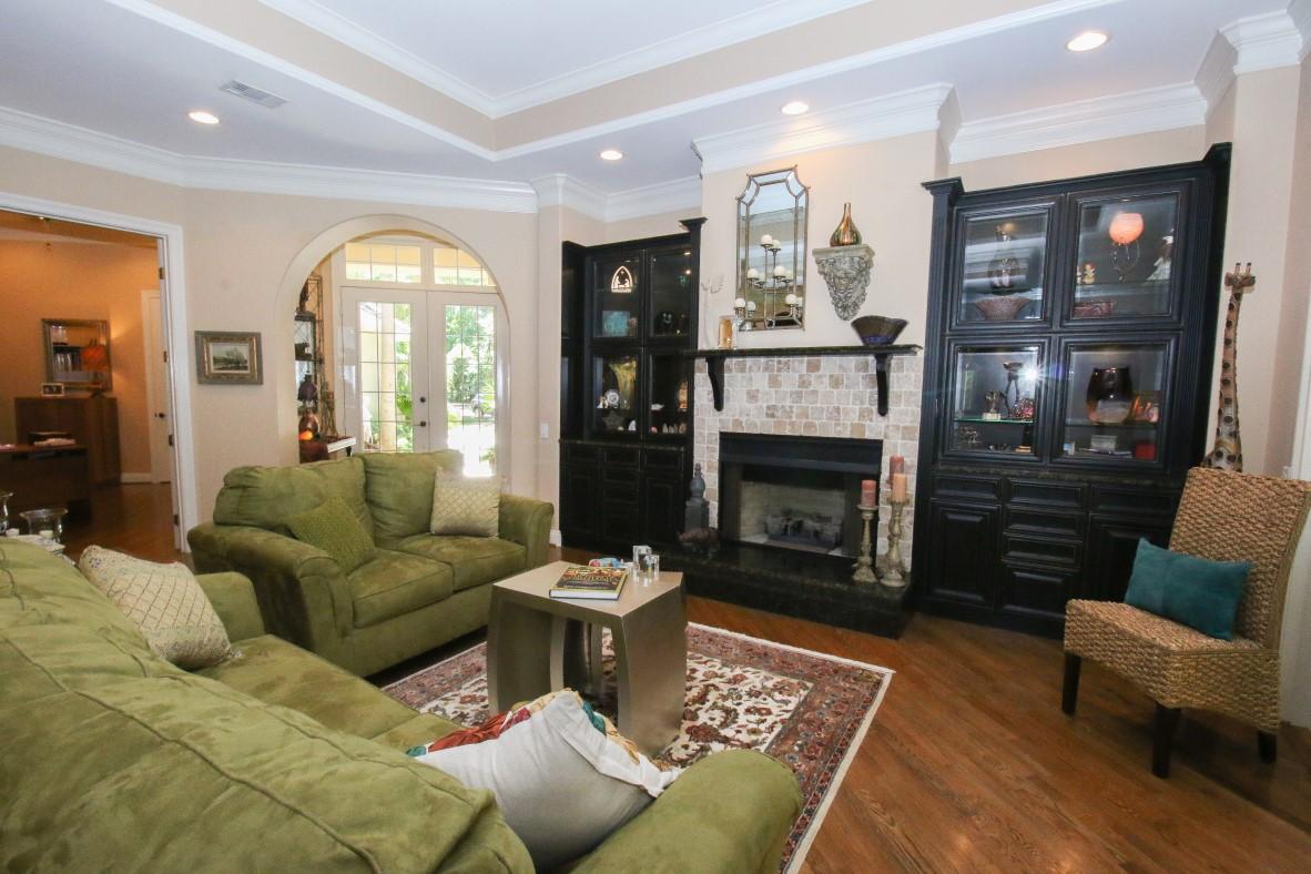 BURNT PINE - Residential