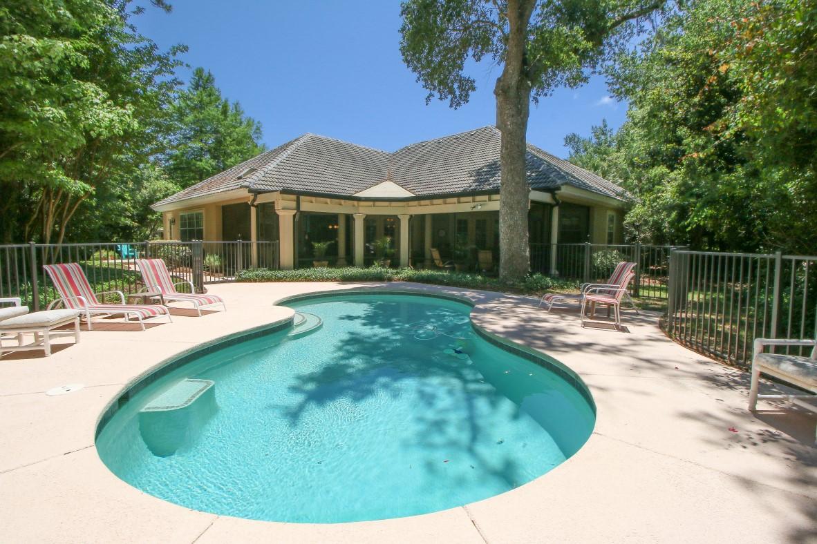 BURNT PINE - Residential