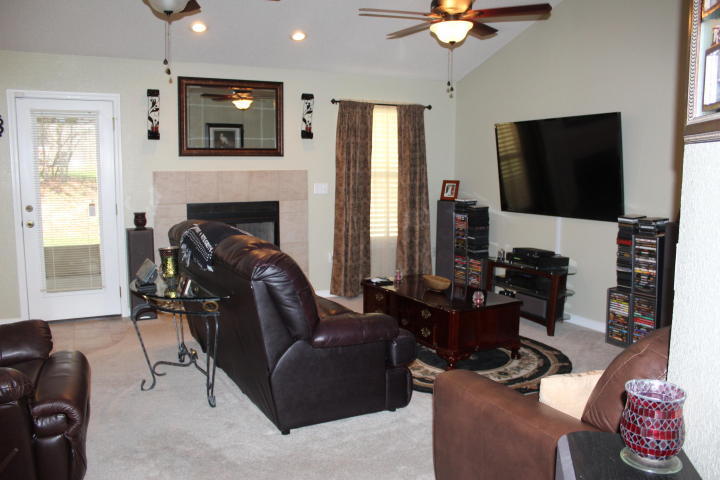 RIVERCHASE S/D PH 1 - Residential Lease