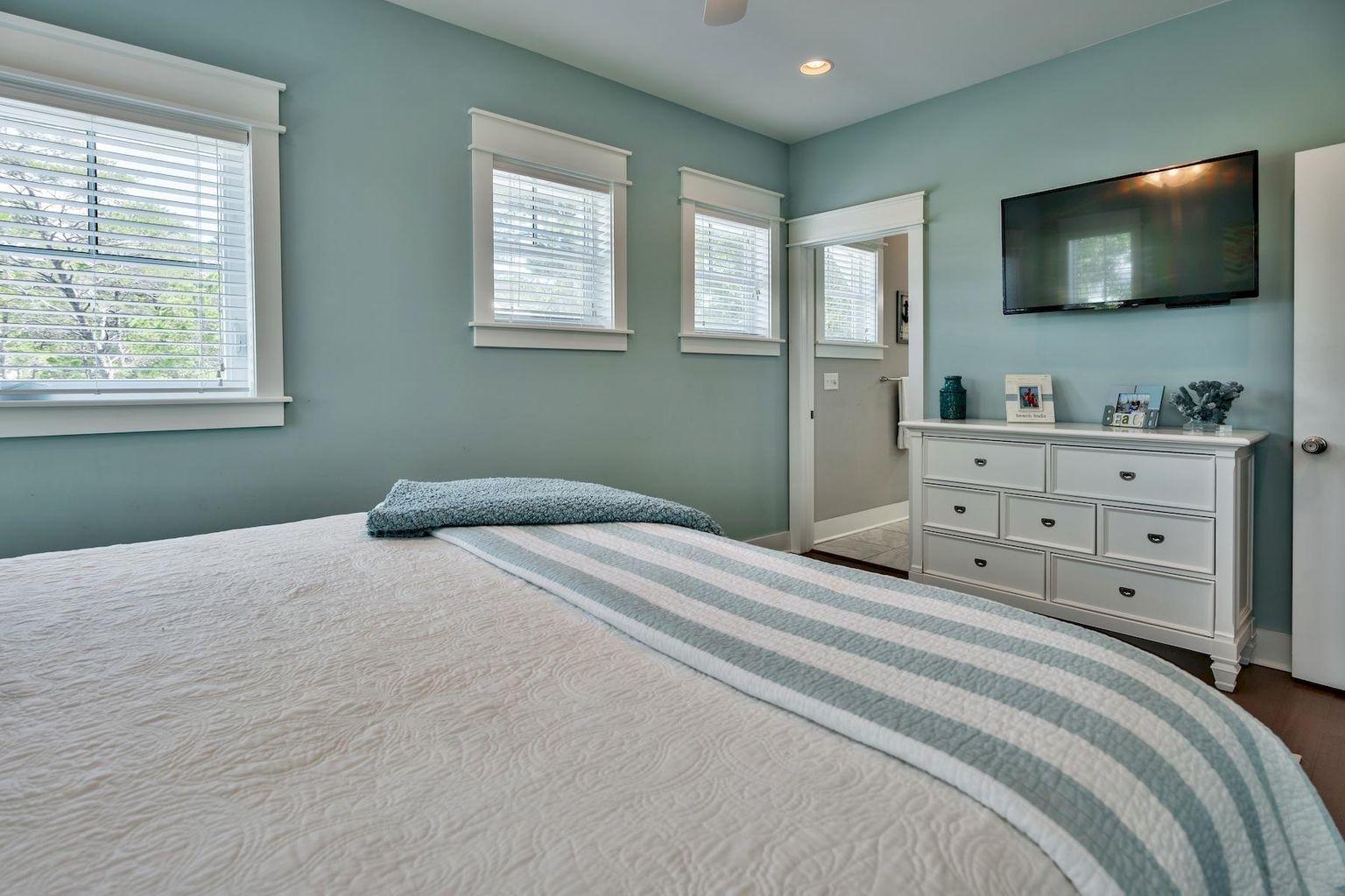 LAKESIDE AT BLUE MOUNTAIN BEACH - Residential