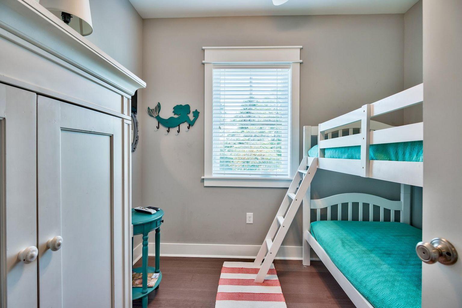 LAKESIDE AT BLUE MOUNTAIN BEACH - Residential