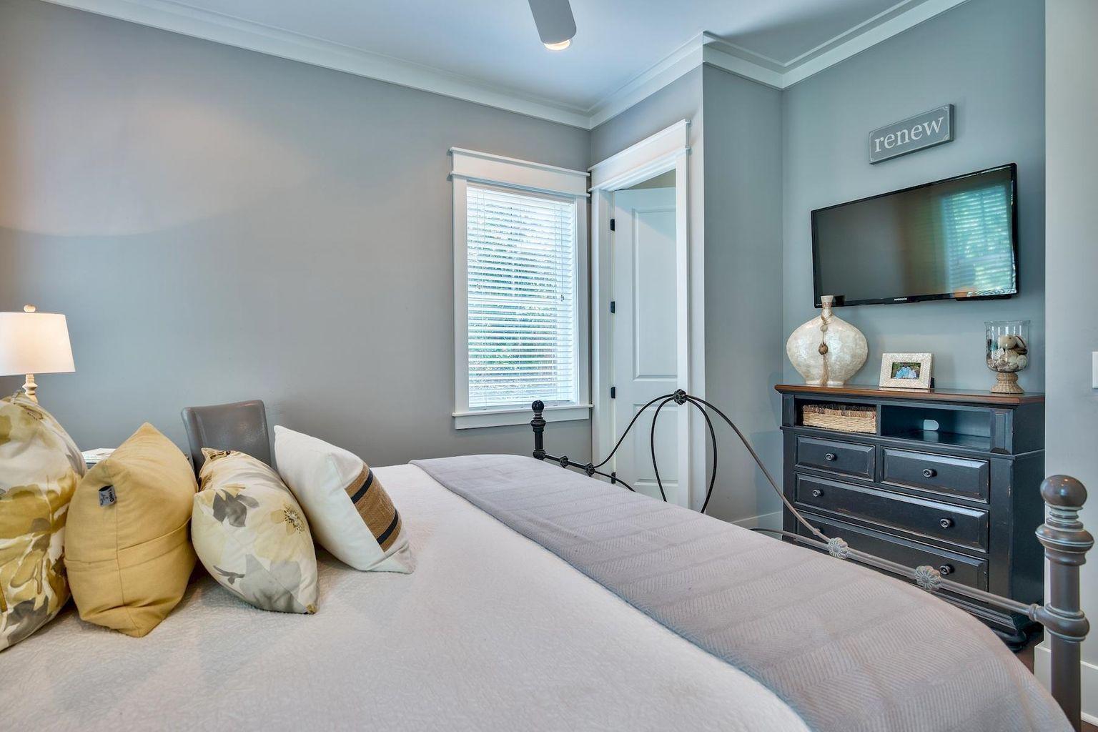 LAKESIDE AT BLUE MOUNTAIN BEACH - Residential