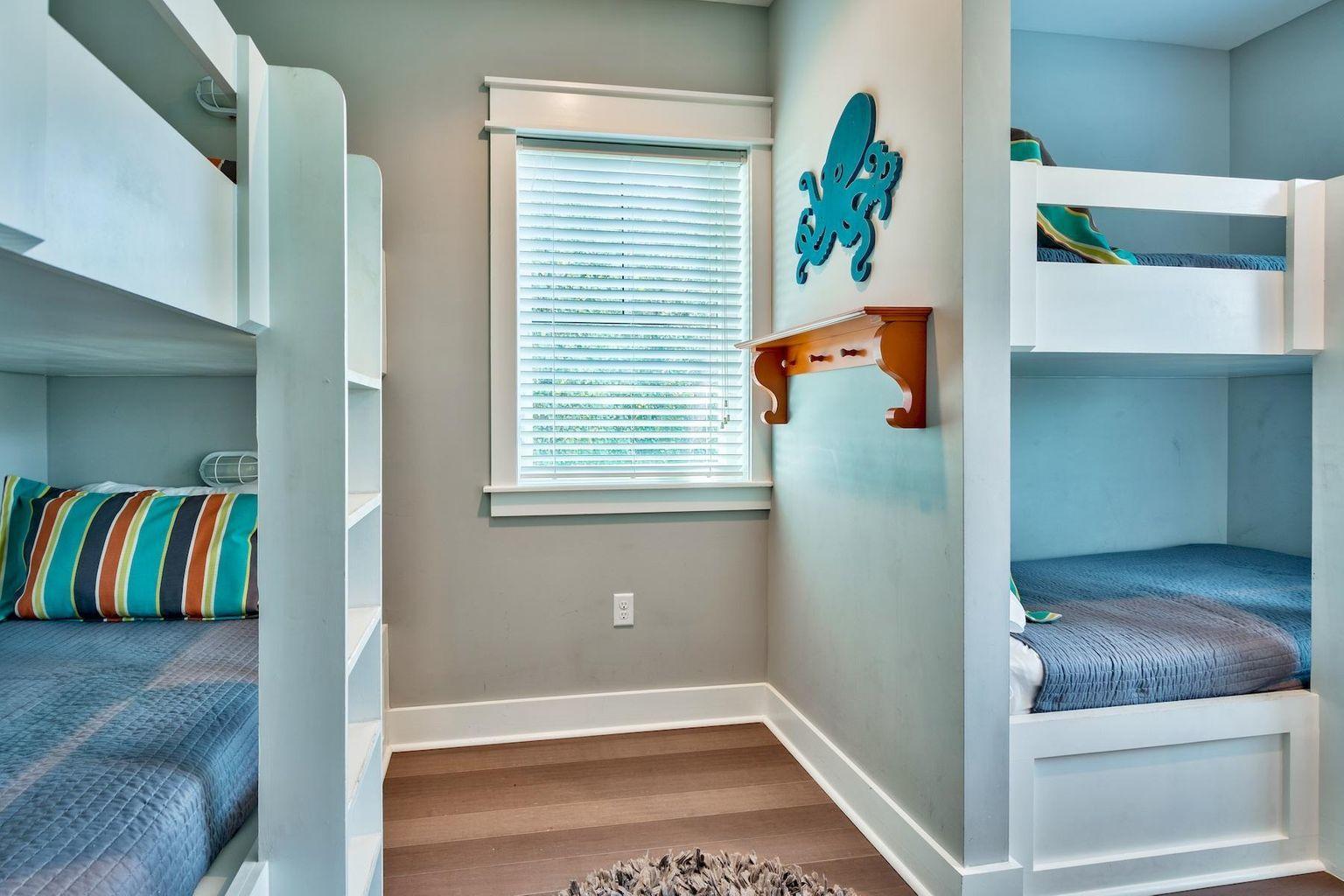 LAKESIDE AT BLUE MOUNTAIN BEACH - Residential