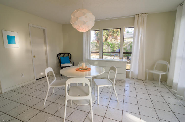 LAGUNA BEACH ESTATES - Residential