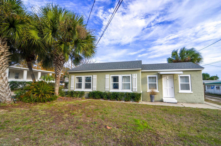 LAGUNA BEACH ESTATES - Residential