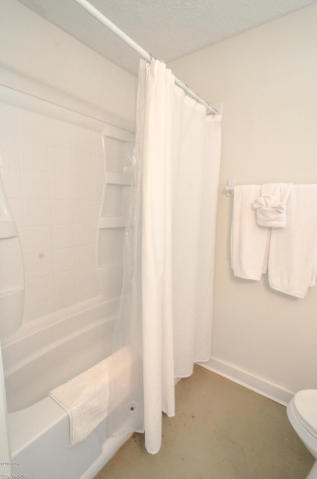 LAGUNA BEACH ESTATES - Residential