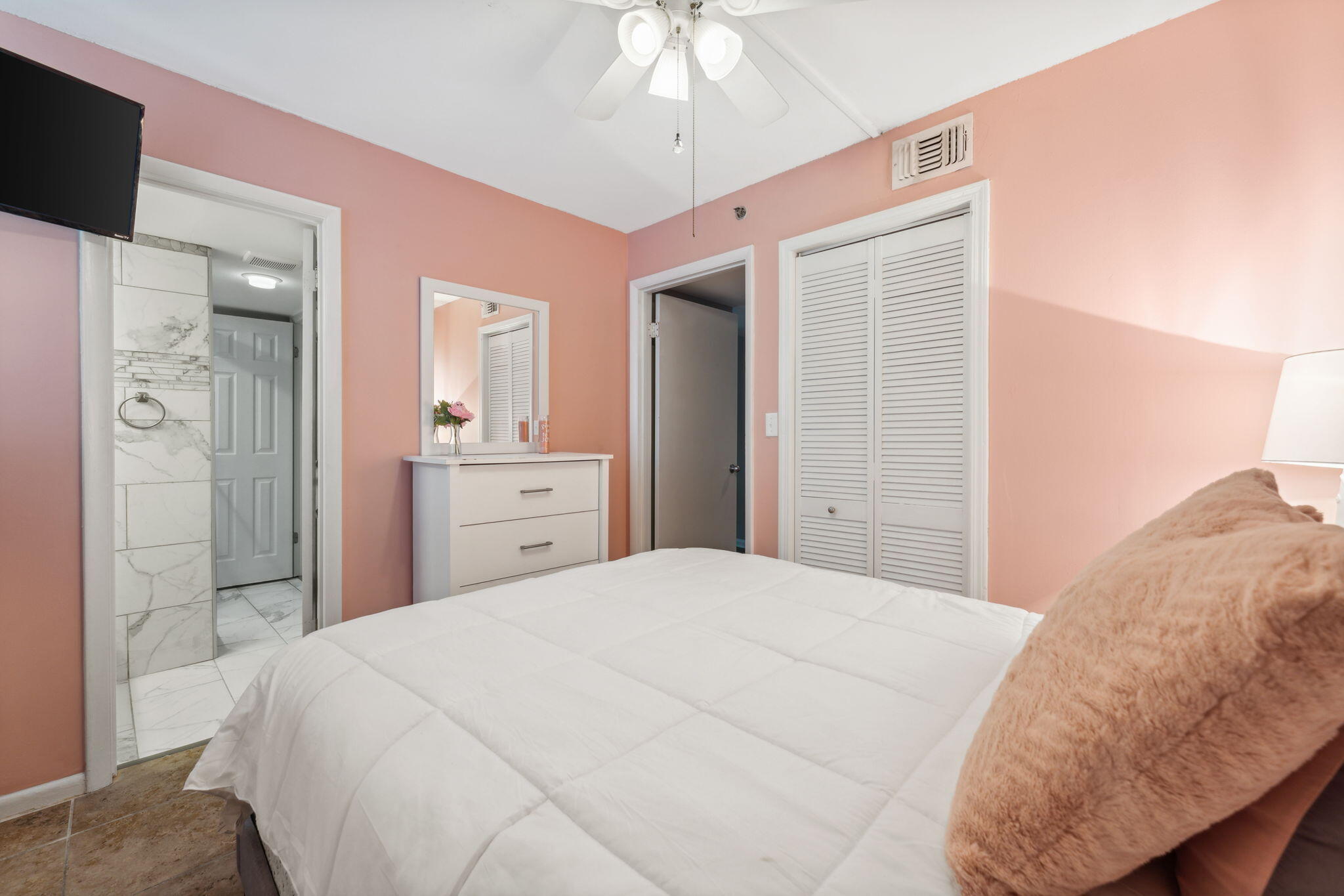 SUNBIRD CONDO - Residential