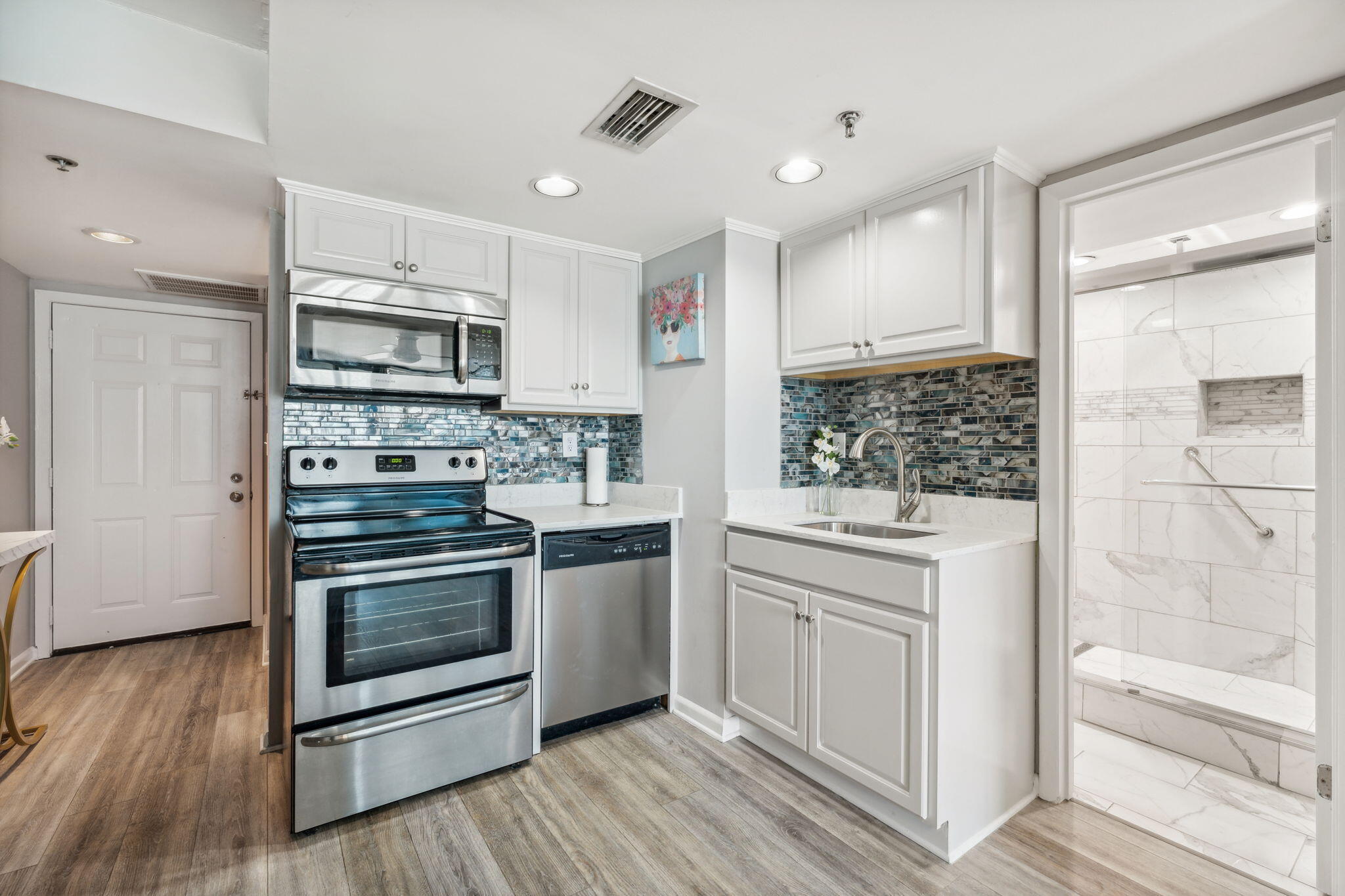 SUNBIRD CONDO - Residential