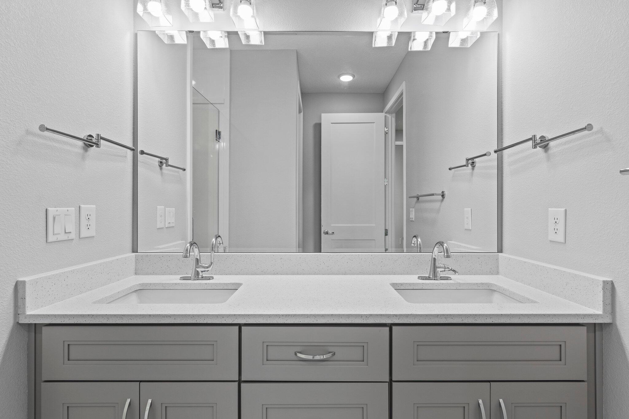 HELMS & ALLEN S/D LOTS 17 & 18 BLK 3 - Residential Lease