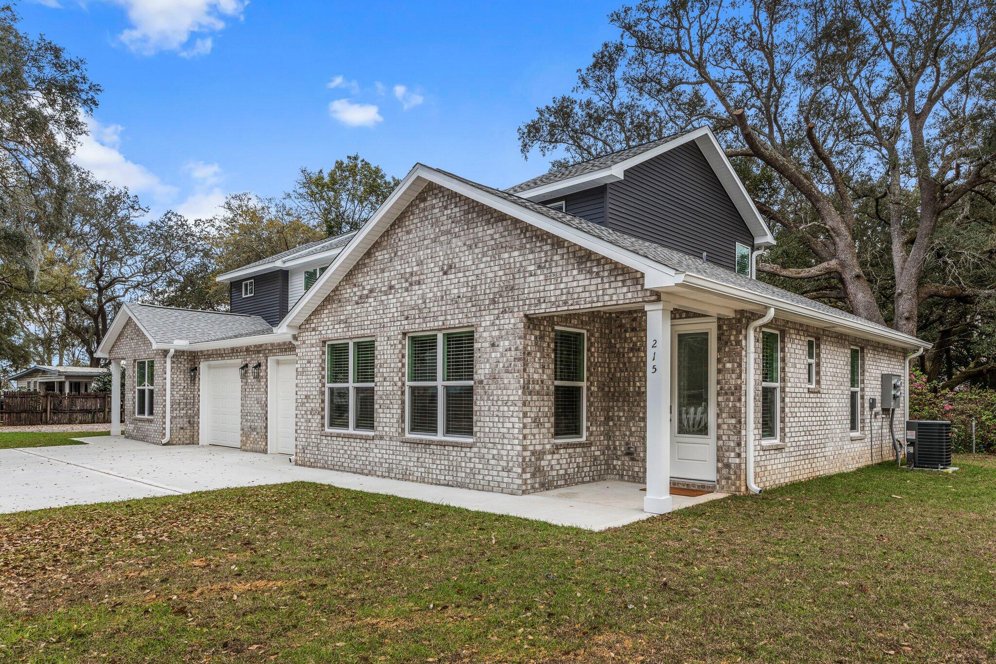 HELMS & ALLEN S/D LOTS 17 & 18 BLK 3 - Residential Lease