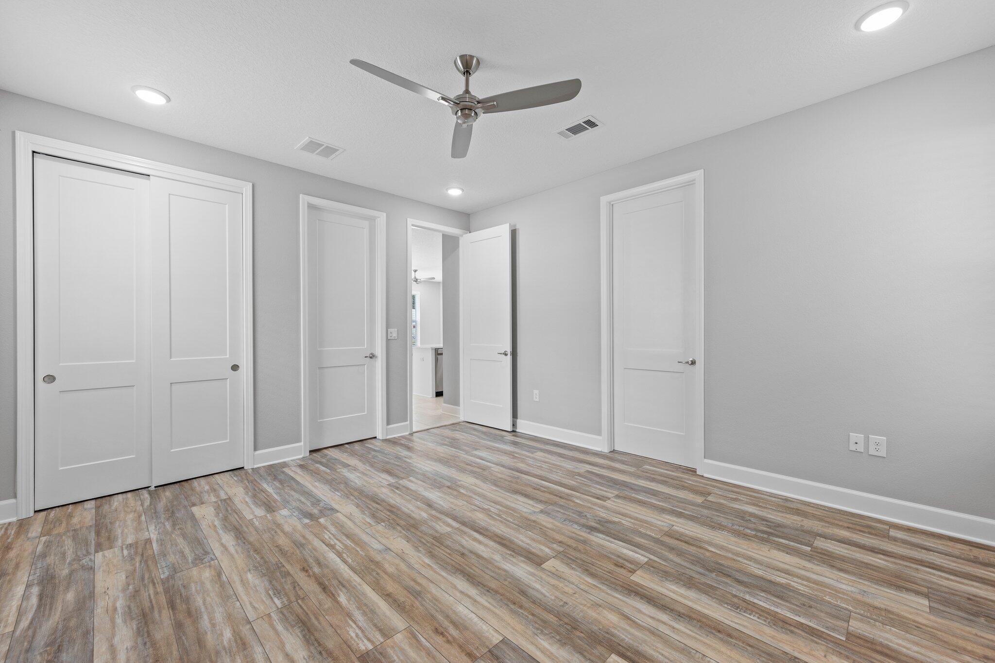 HELMS & ALLEN S/D LOTS 17 & 18 BLK 3 - Residential Lease