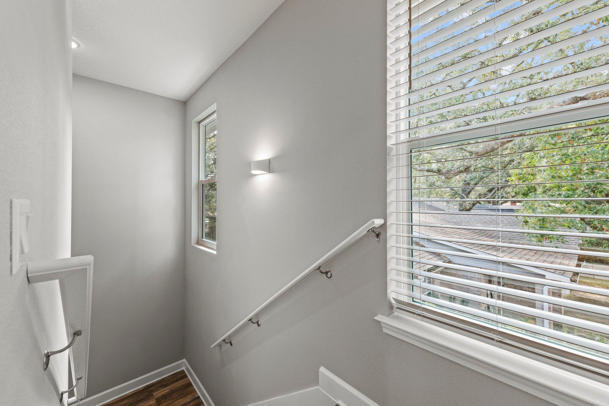 HELMS & ALLEN S/D LOTS 17 & 18 BLK 3 - Residential Lease