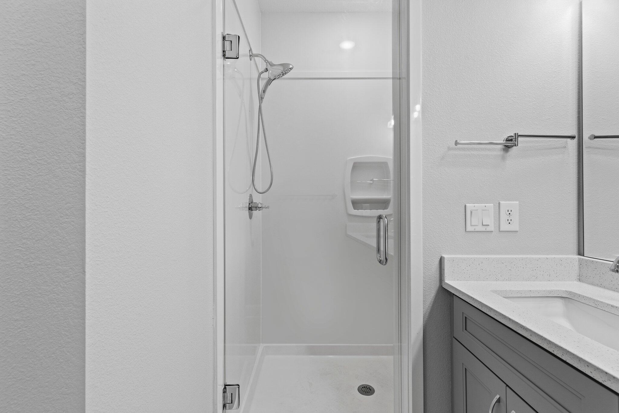 HELMS & ALLEN S/D LOTS 17 & 18 BLK 3 - Residential Lease