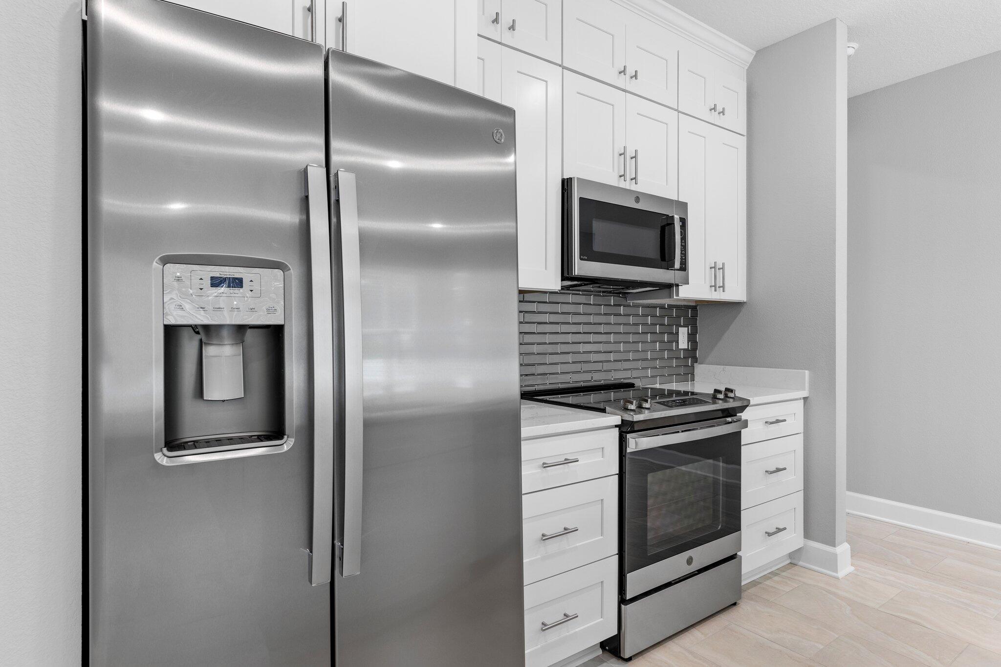 HELMS & ALLEN S/D LOTS 17 & 18 BLK 3 - Residential Lease