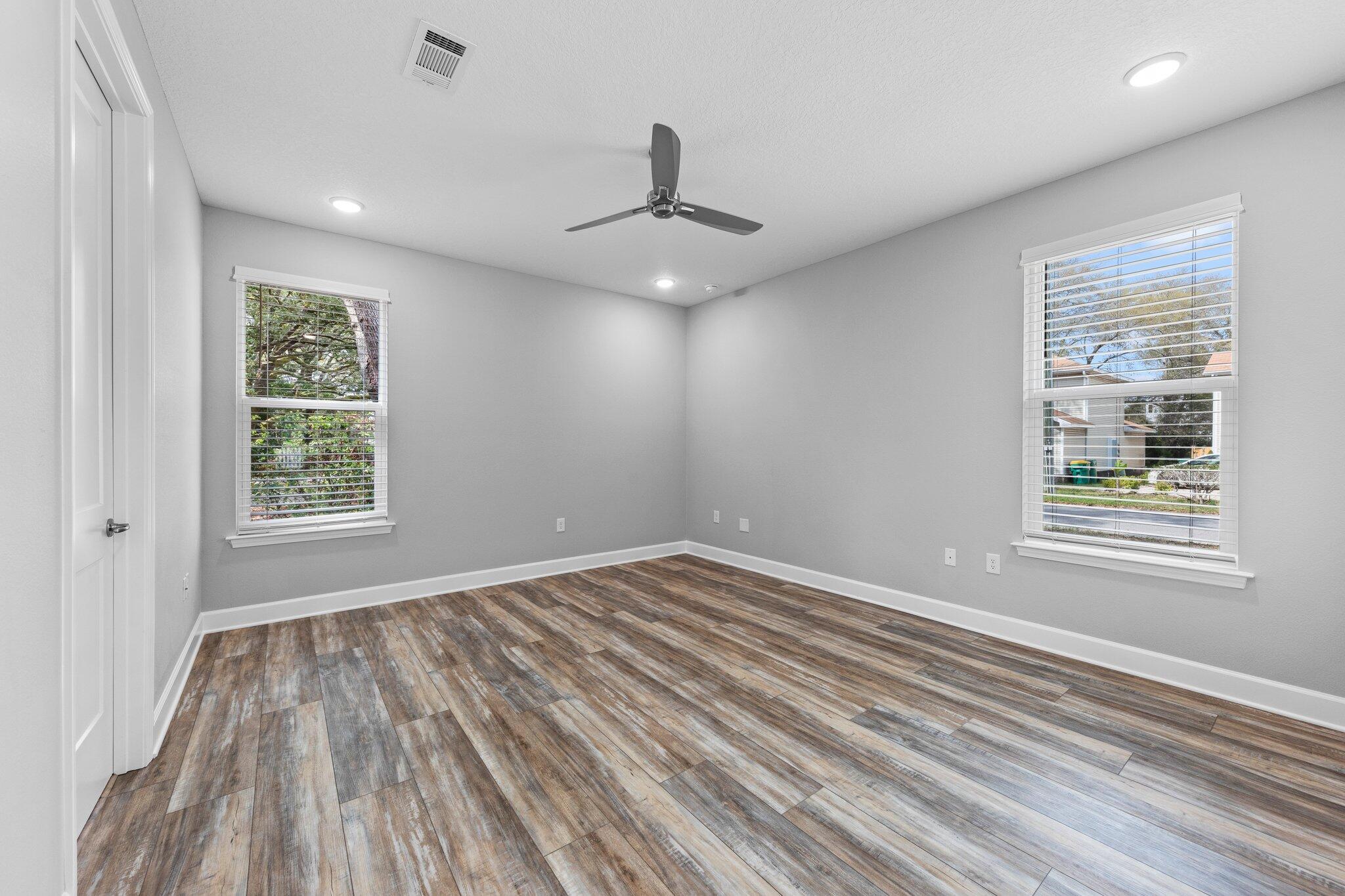 HELMS & ALLEN S/D LOTS 17 & 18 BLK 3 - Residential Lease