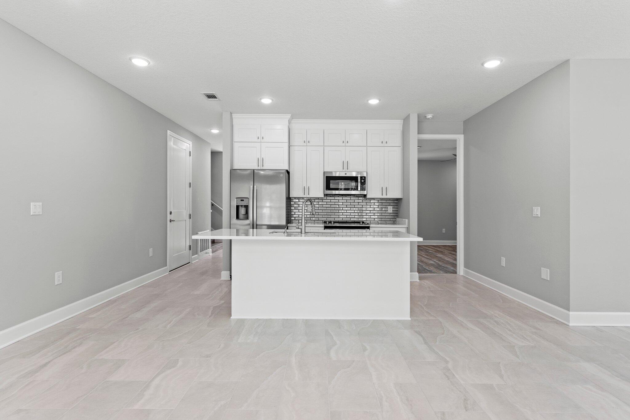 HELMS & ALLEN S/D LOTS 17 & 18 BLK 3 - Residential Lease