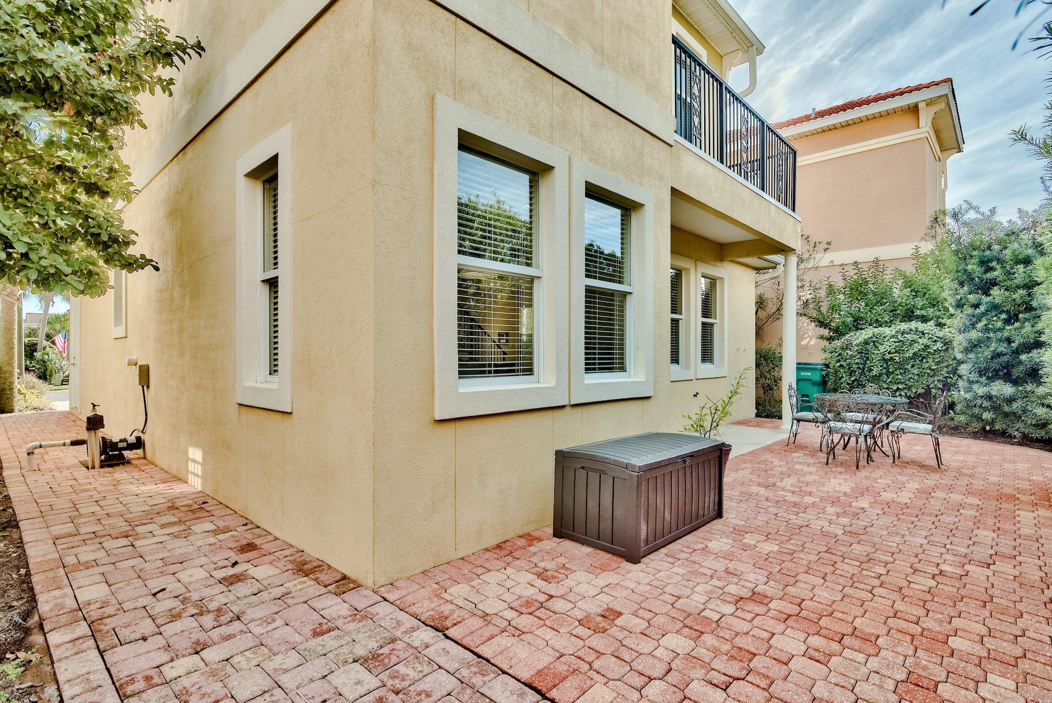 CALUSA BAY S/D - Residential Lease