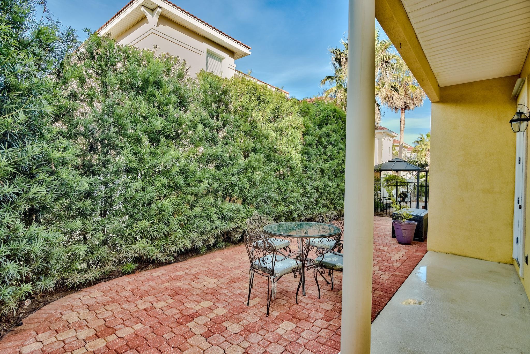 CALUSA BAY S/D - Residential Lease