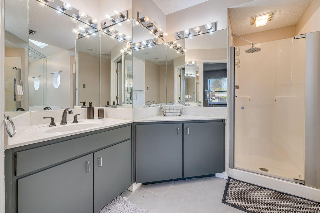 NORTH LAGOON OAKS 7TH ADDN - Residential