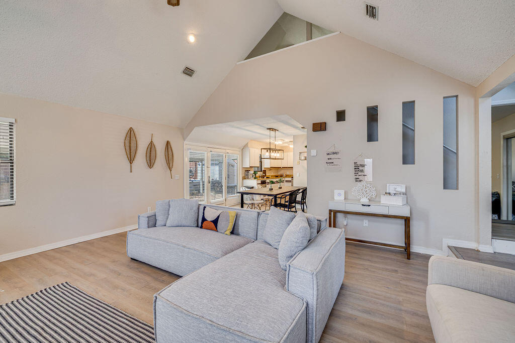 NORTH LAGOON OAKS 7TH ADDN - Residential