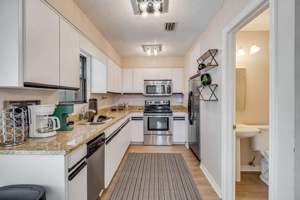 NORTH LAGOON OAKS 7TH ADDN - Residential