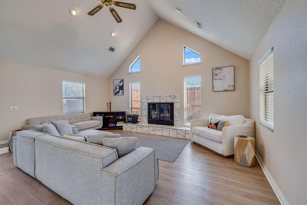 NORTH LAGOON OAKS 7TH ADDN - Residential