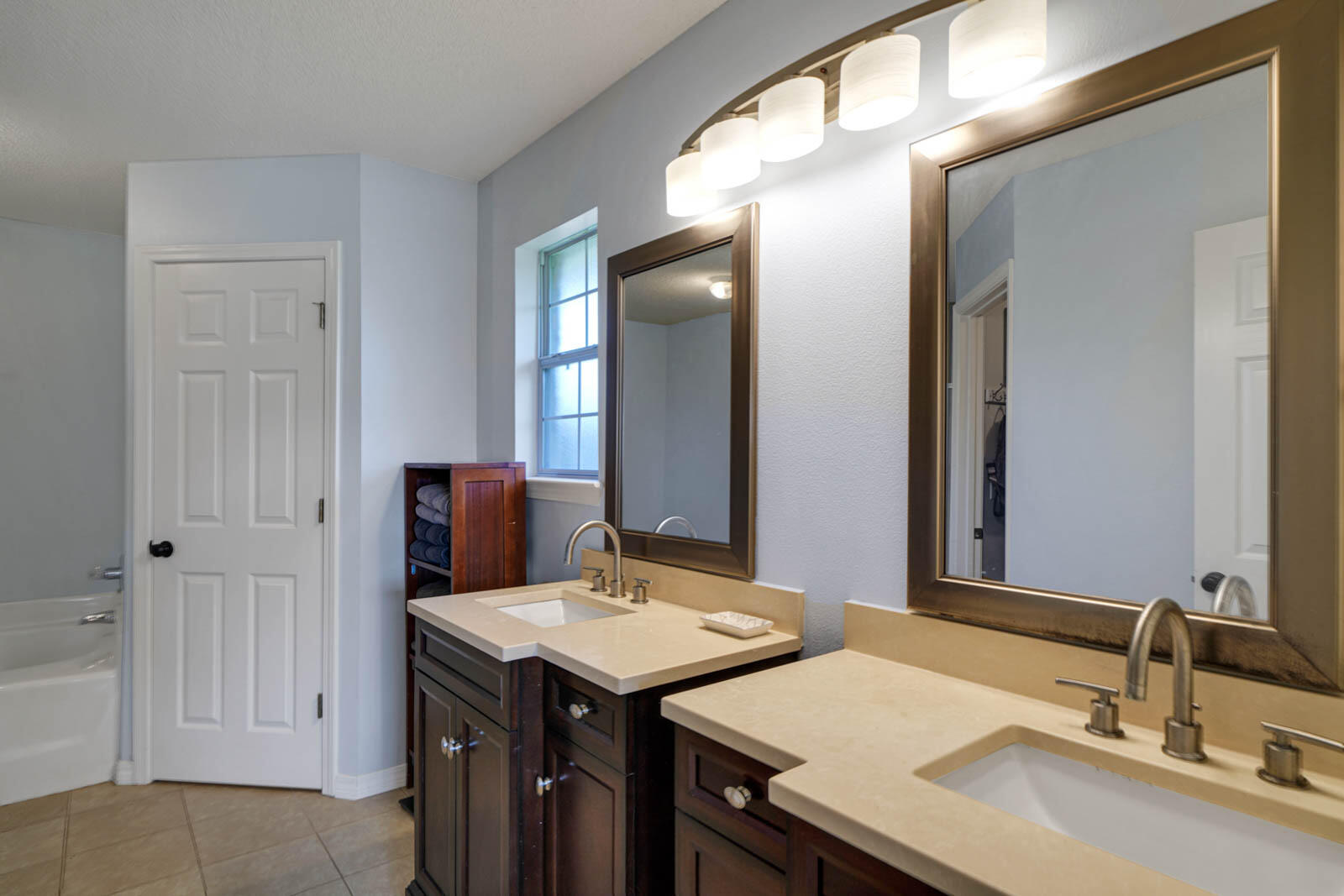 CREETWOODS - Residential