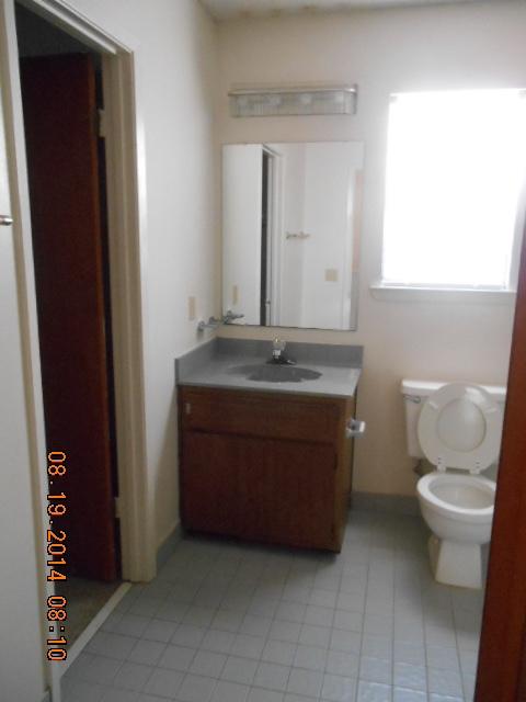 MONTAGE MANOR - Residential Lease