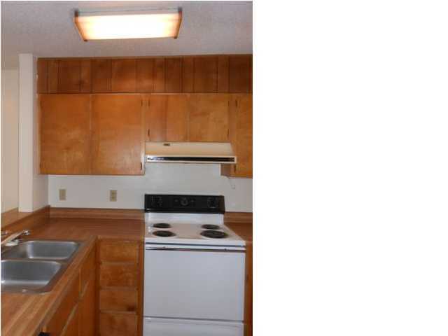 MONTAGE MANOR - Residential Lease