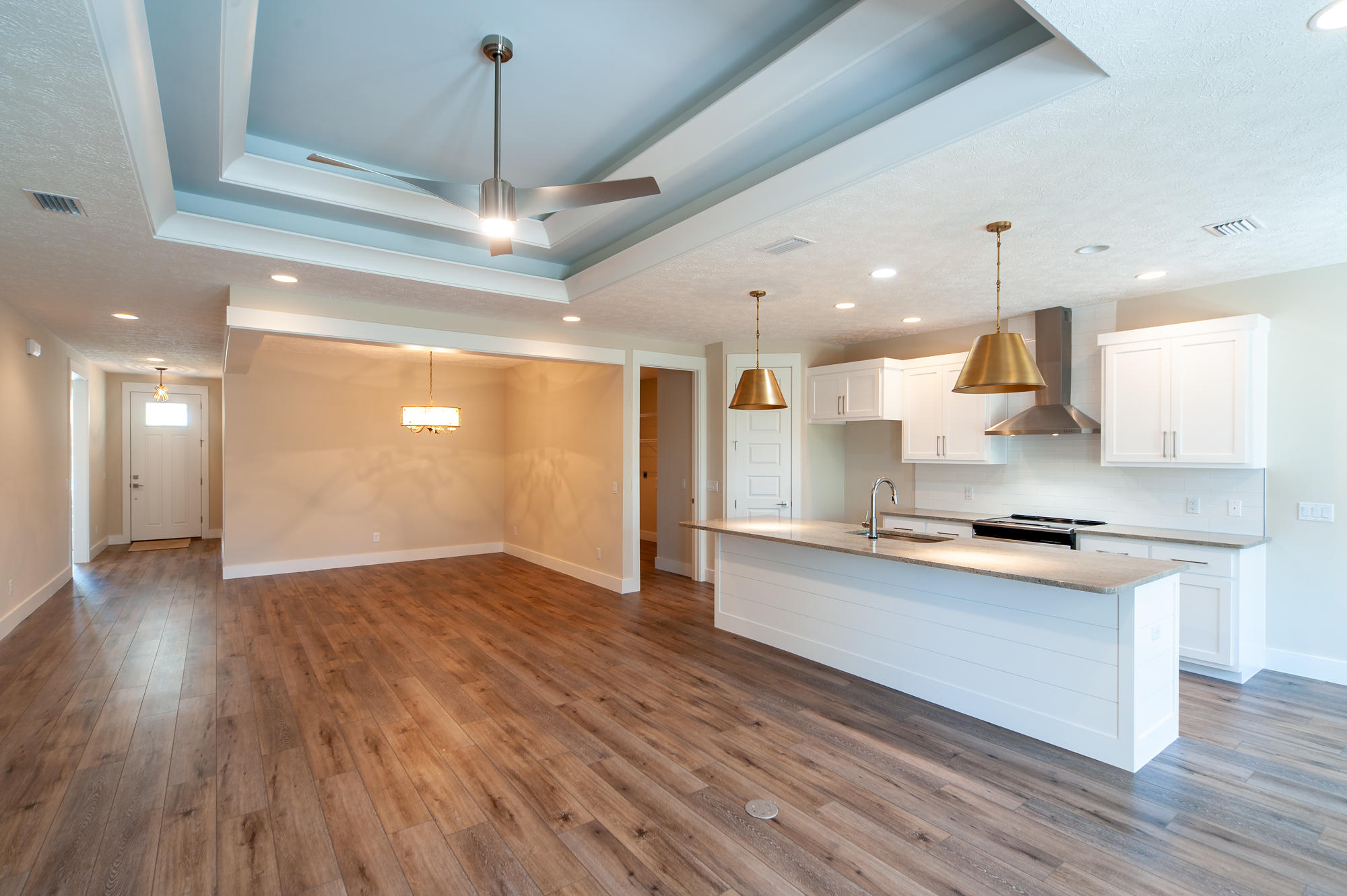 JAMAICAN LAKE CONDOS - Residential