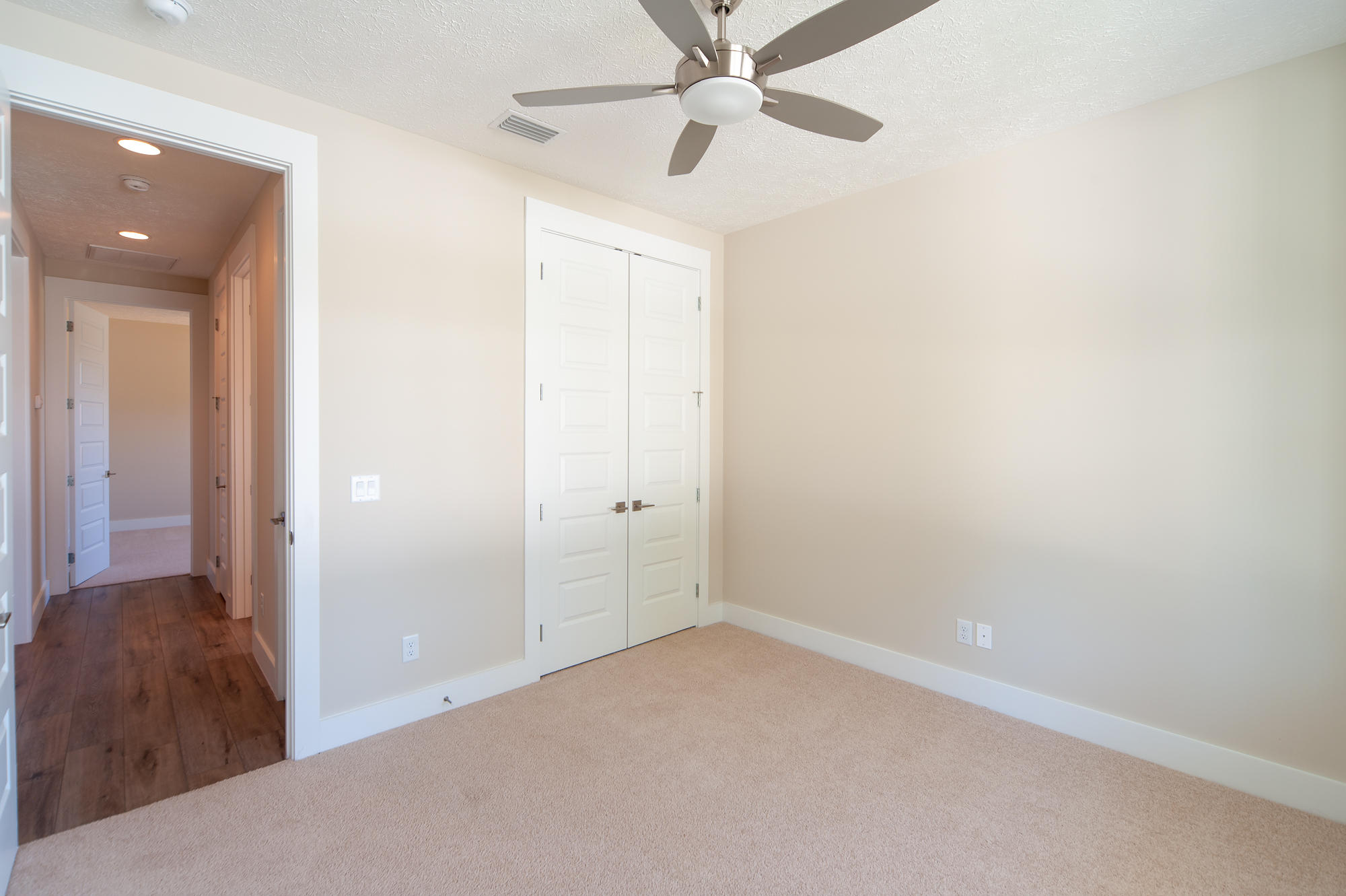 JAMAICAN LAKE CONDOS - Residential