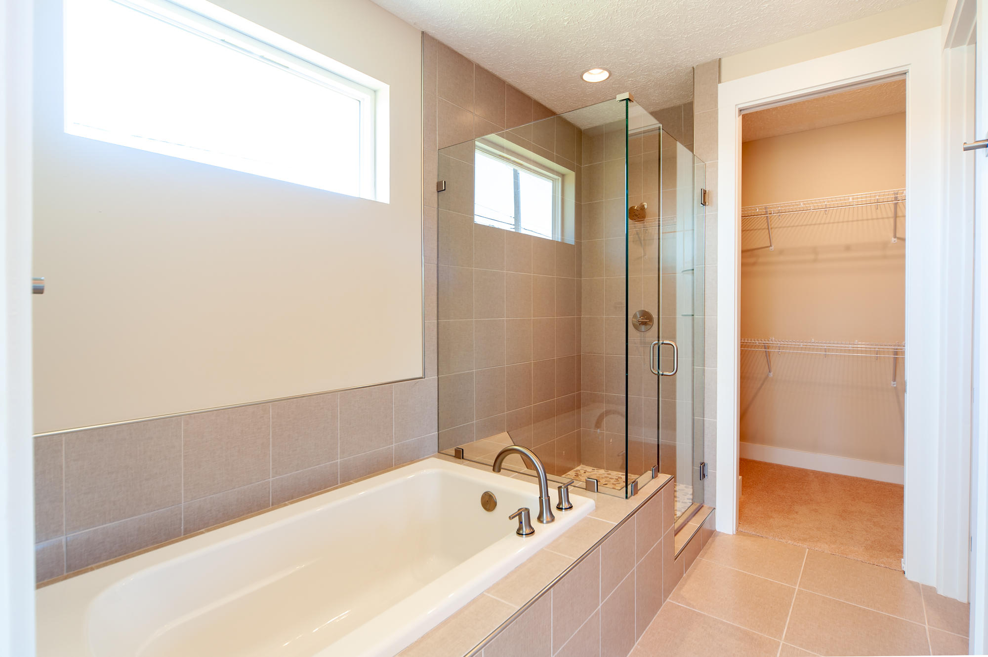 JAMAICAN LAKE CONDOS - Residential