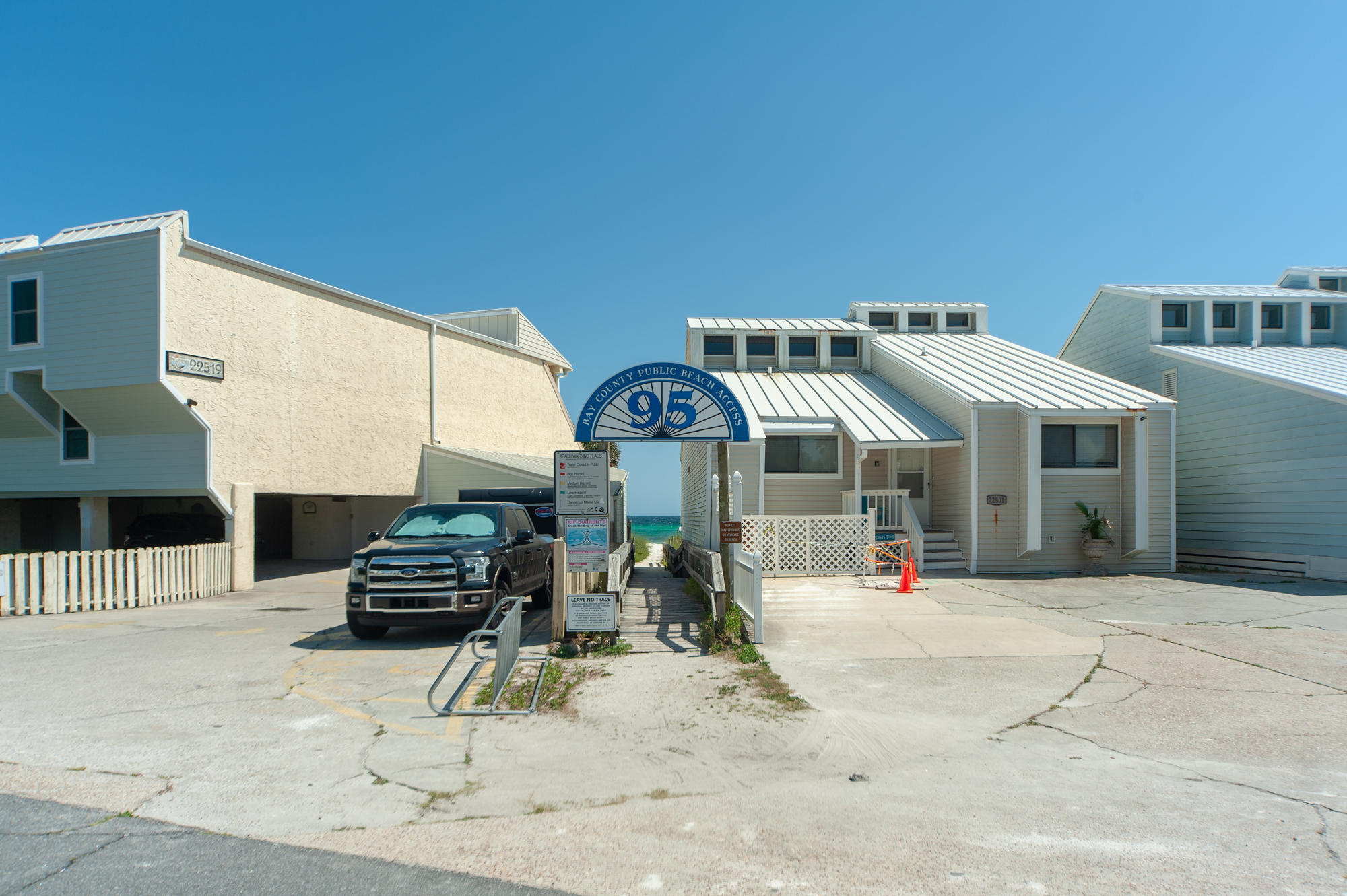 JAMAICAN LAKE CONDOS - Residential