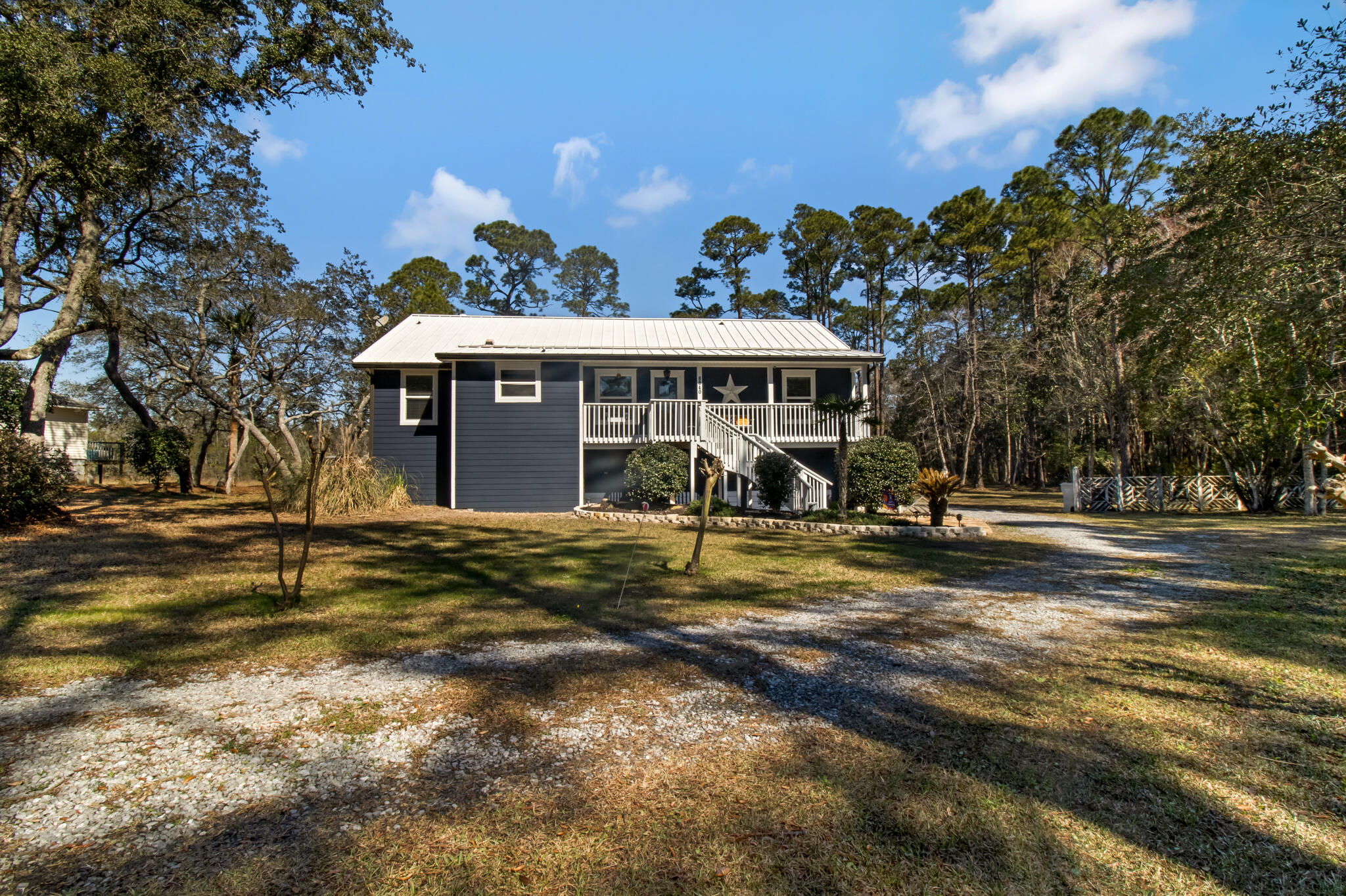 EAST BAY RIVER ESTATES 1ST ADDN - Residential