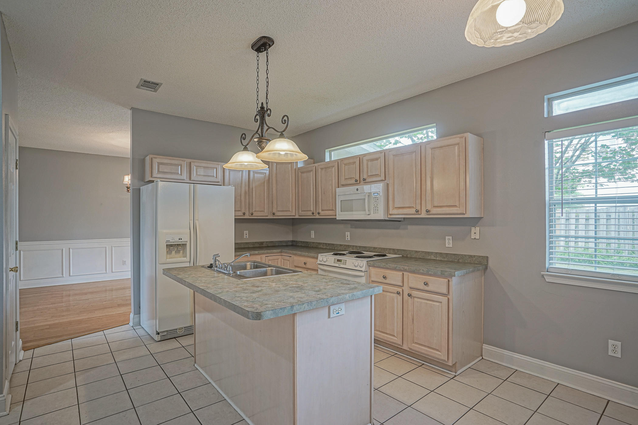 NORTH RIDGE CREEK S/D 1ST ADDN - Residential