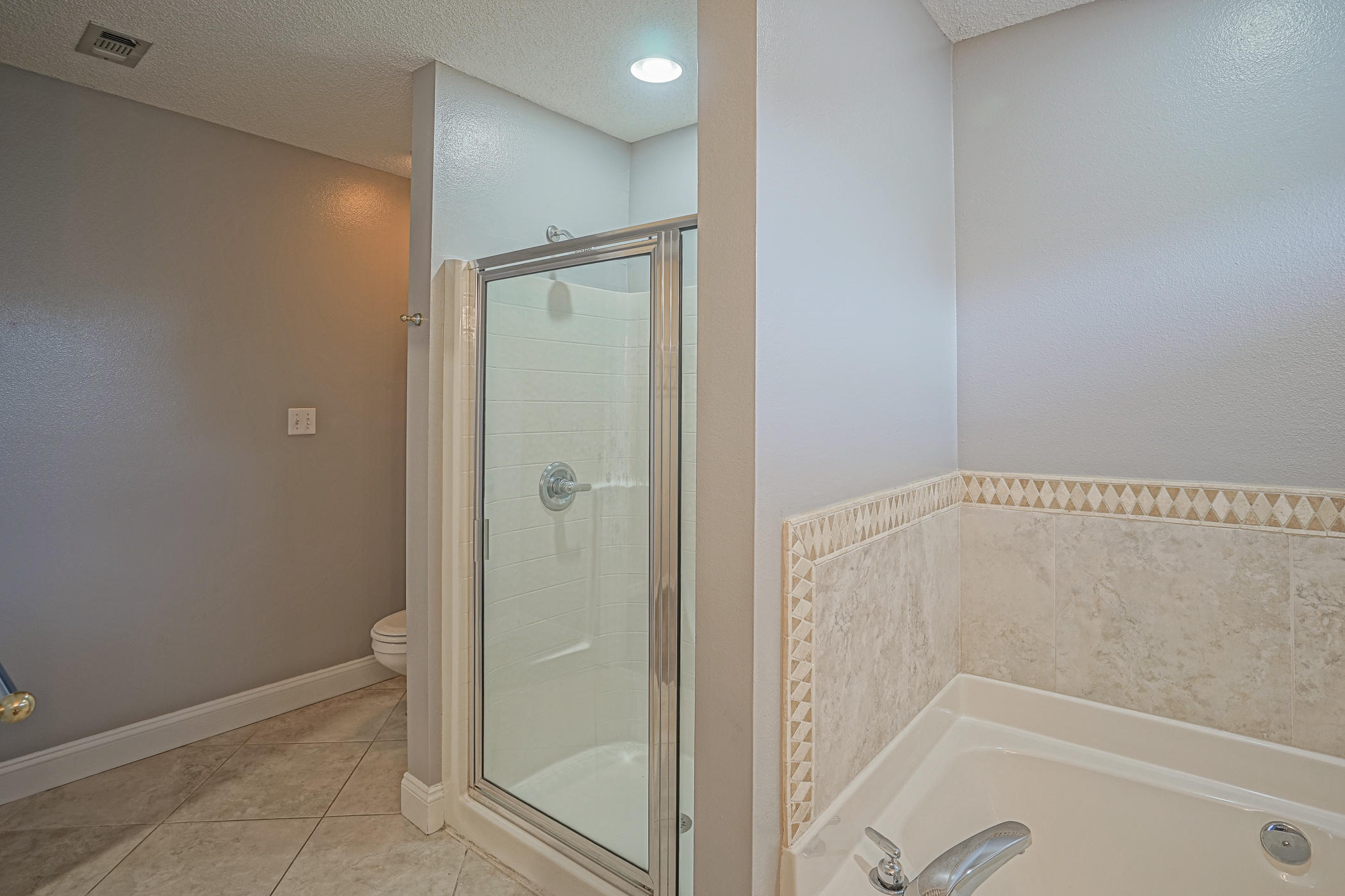 NORTH RIDGE CREEK S/D 1ST ADDN - Residential