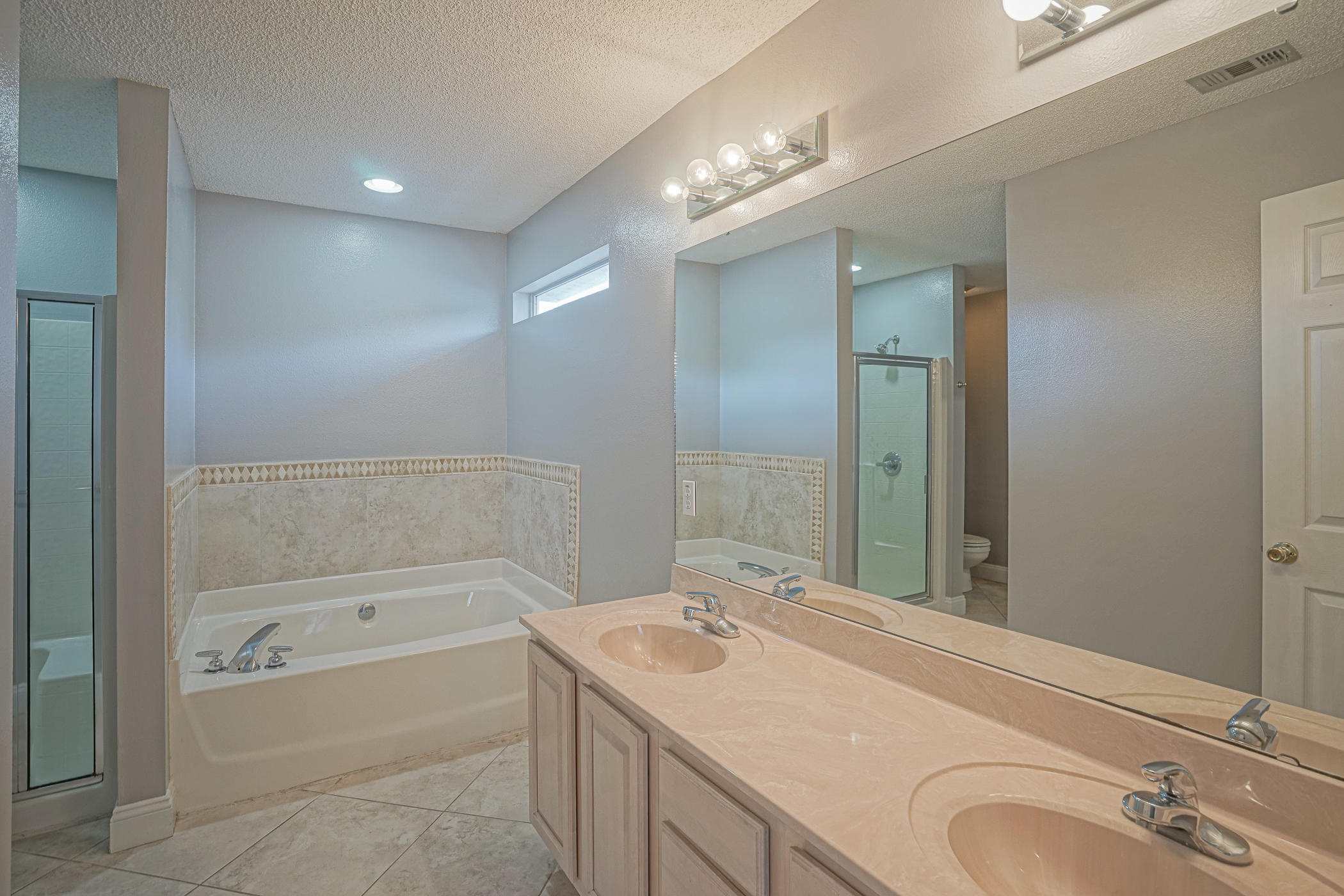 NORTH RIDGE CREEK S/D 1ST ADDN - Residential